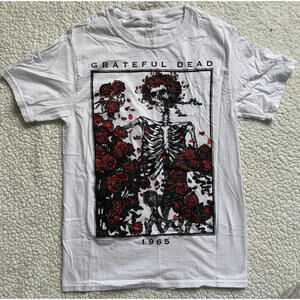 2 Women's Graphic T-shirts